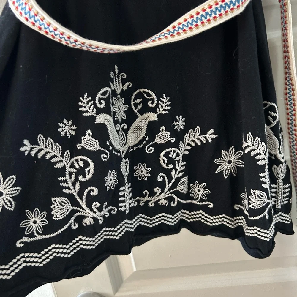 Johnny Was Black Tunic with Intricate White Embroidery - Picture 4 of 5